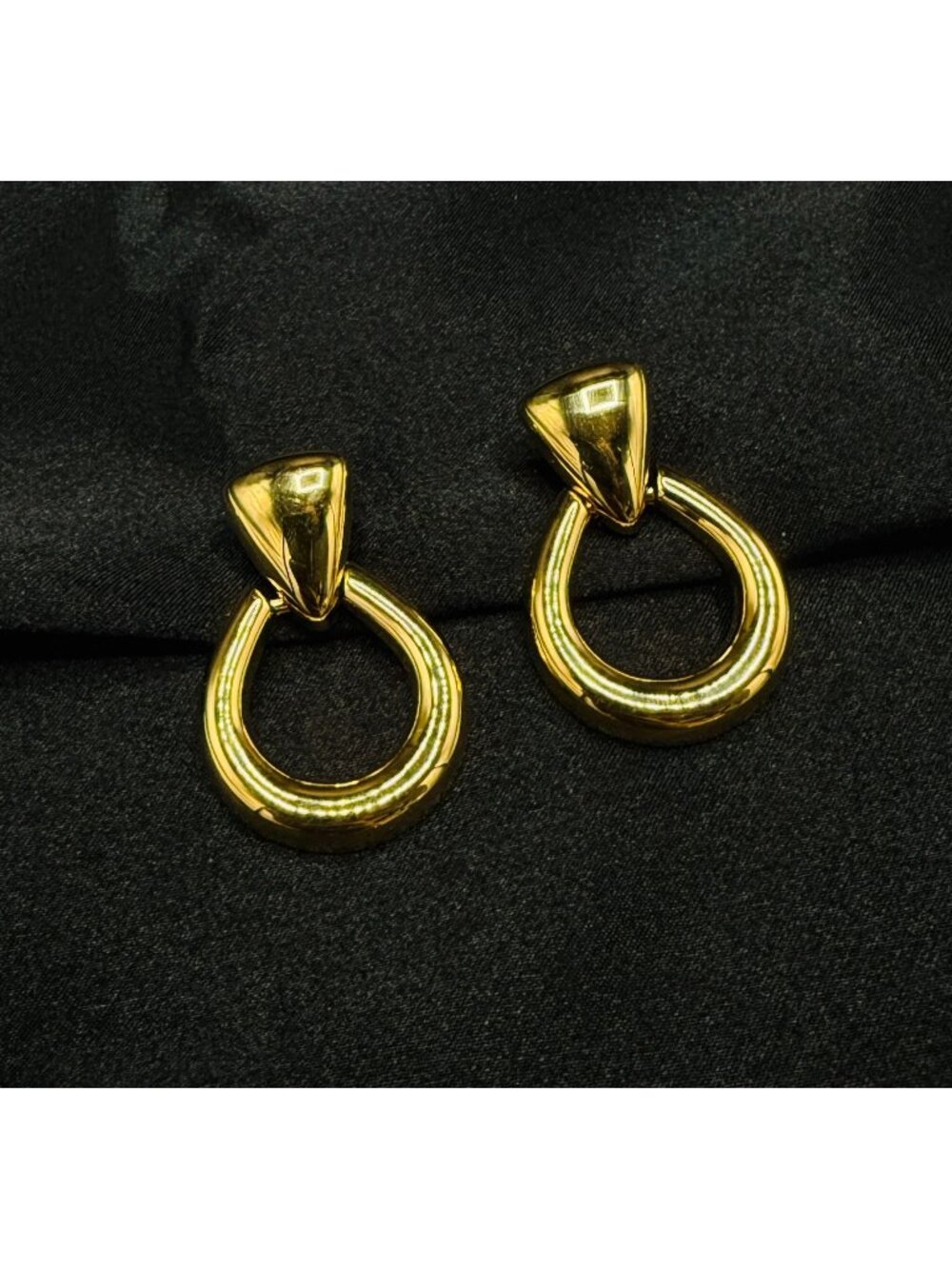 Vintage 1990s Monet Gold-Tone Drop Pierced Earrings